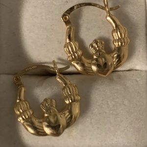 14 K gold Irish Claddagh earrings